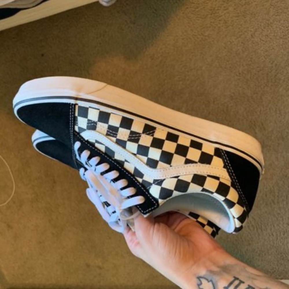 Vans - Picture 2 of 2
